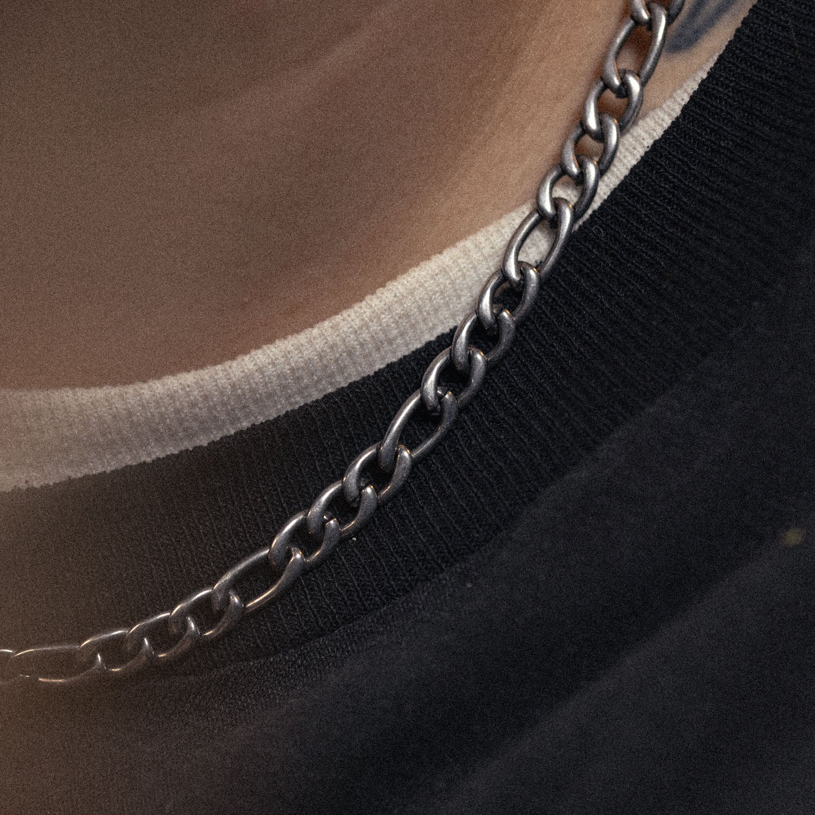 Figaro Chain x 6.2mm x Antiqued - Image 4